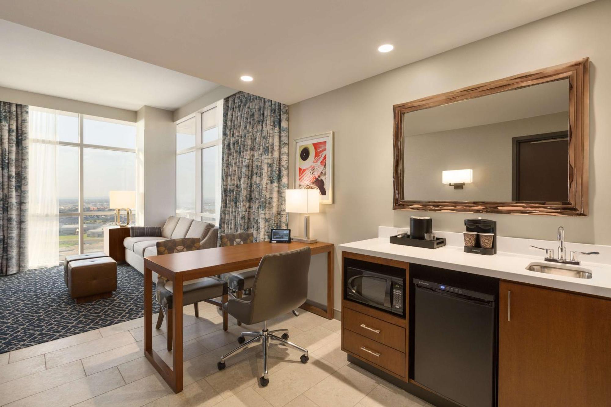 Embassy Suites By Hilton Denton Convention Center מראה חיצוני תמונה