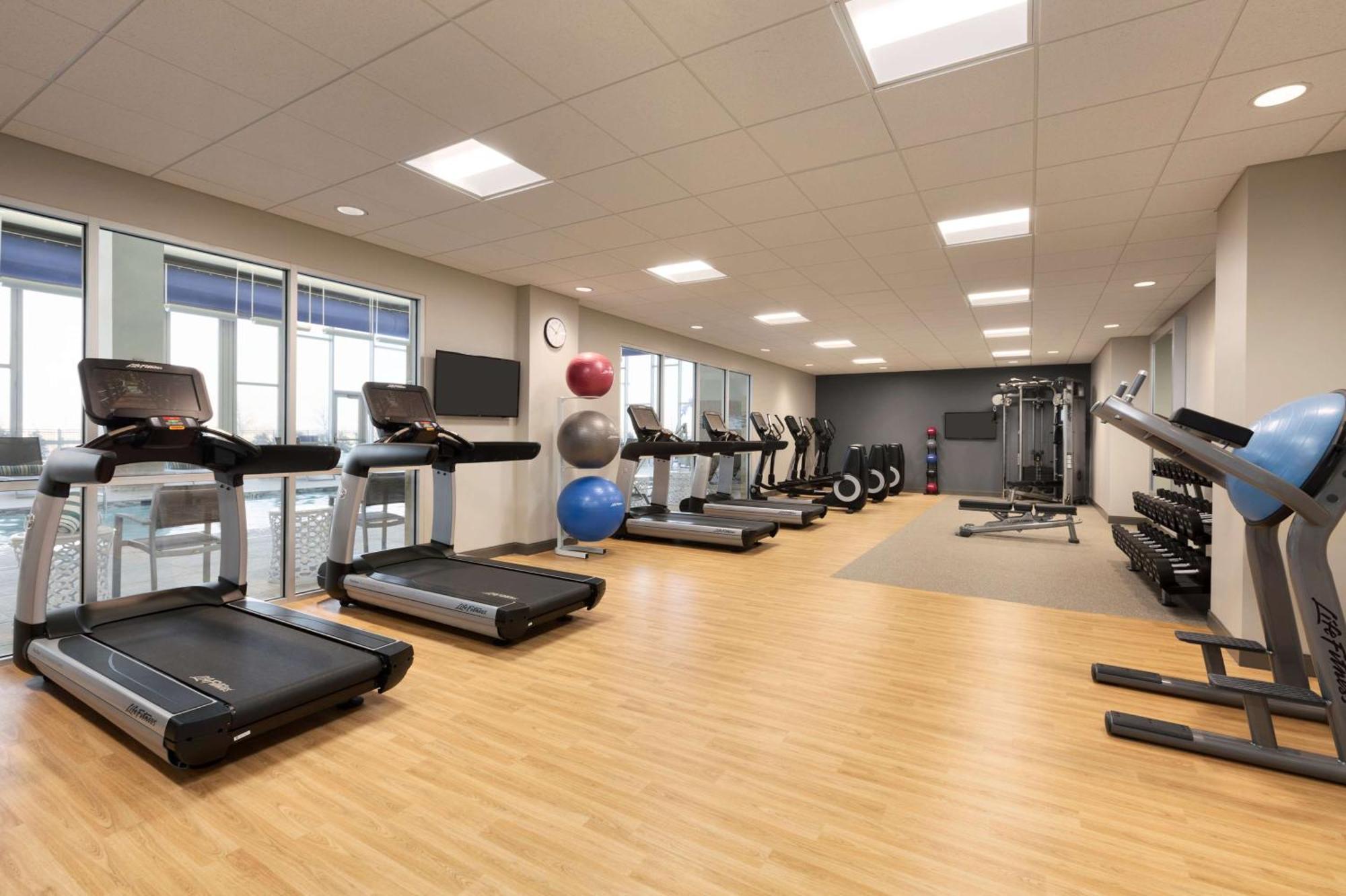 Embassy Suites By Hilton Denton Convention Center מראה חיצוני תמונה