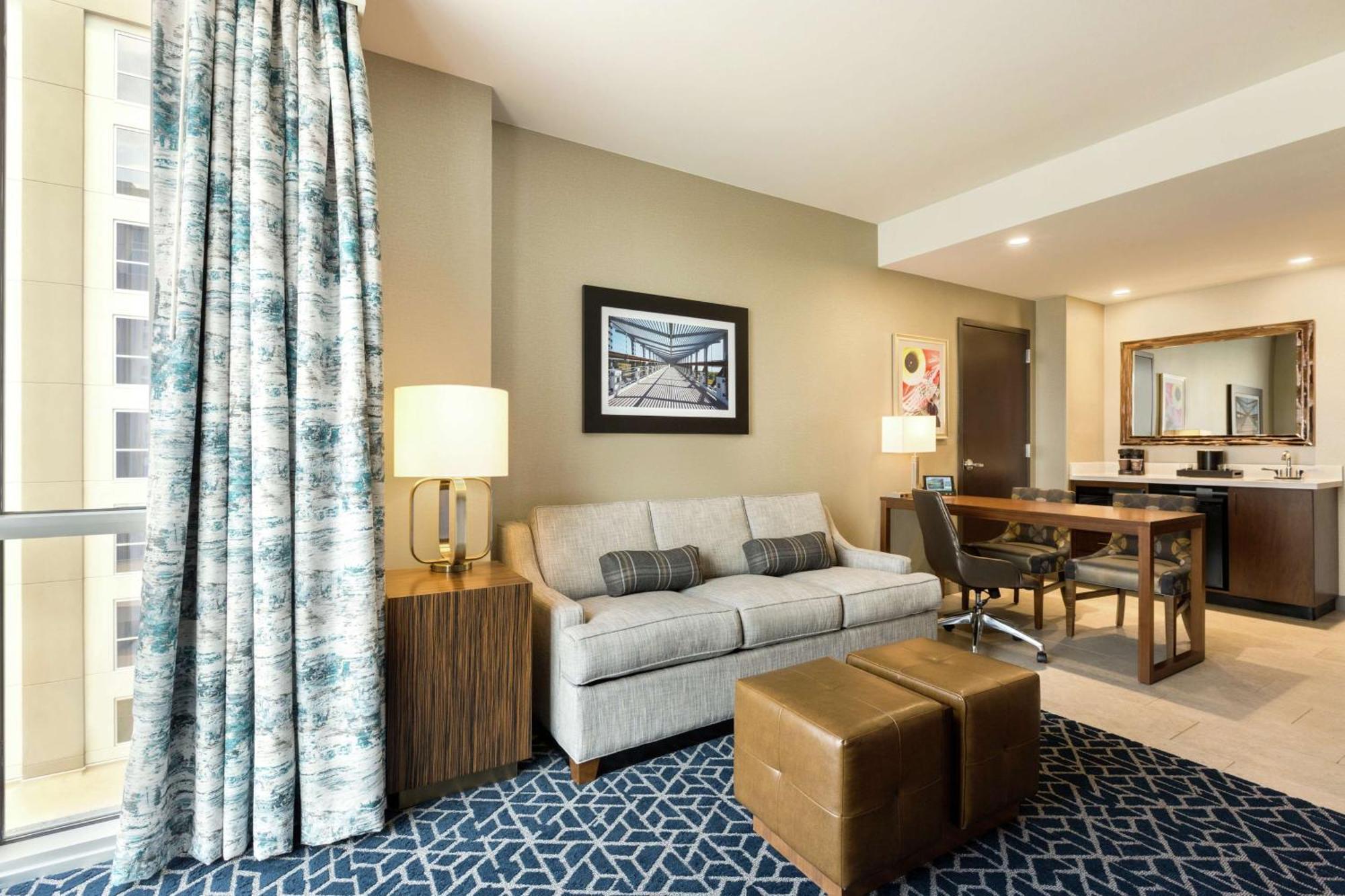 Embassy Suites By Hilton Denton Convention Center מראה חיצוני תמונה