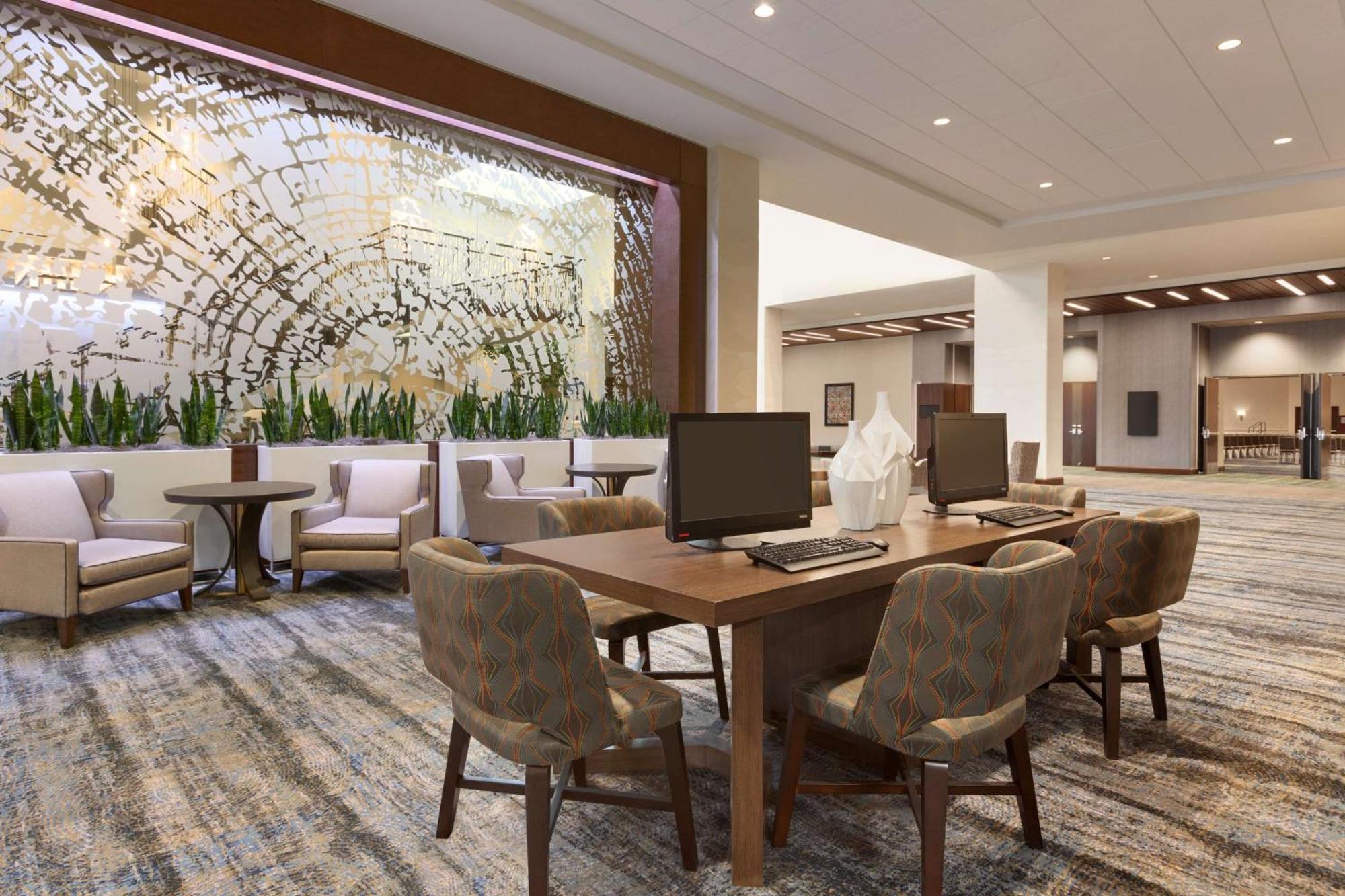 Embassy Suites By Hilton Denton Convention Center מראה חיצוני תמונה