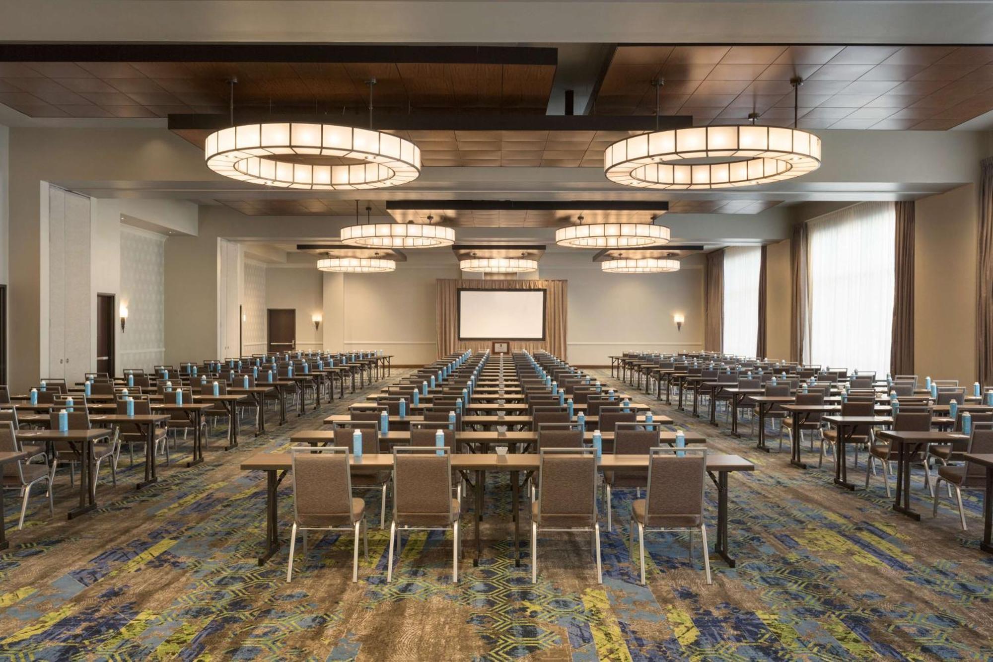Embassy Suites By Hilton Denton Convention Center מראה חיצוני תמונה