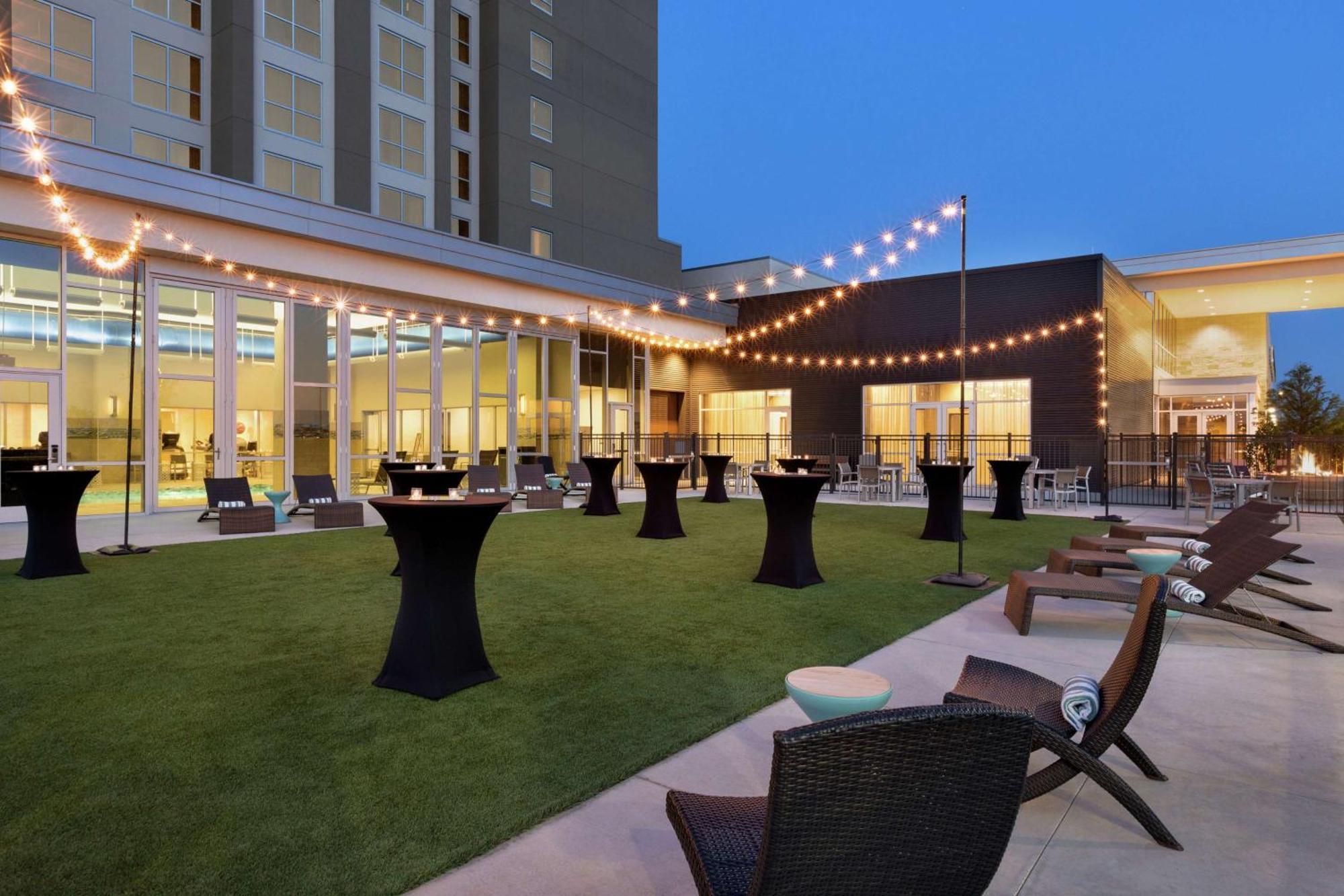 Embassy Suites By Hilton Denton Convention Center מראה חיצוני תמונה