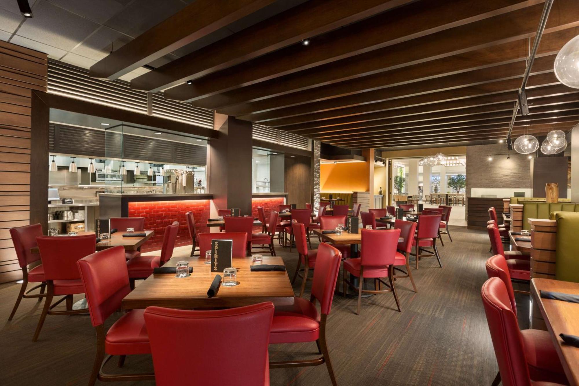Embassy Suites By Hilton Denton Convention Center מראה חיצוני תמונה