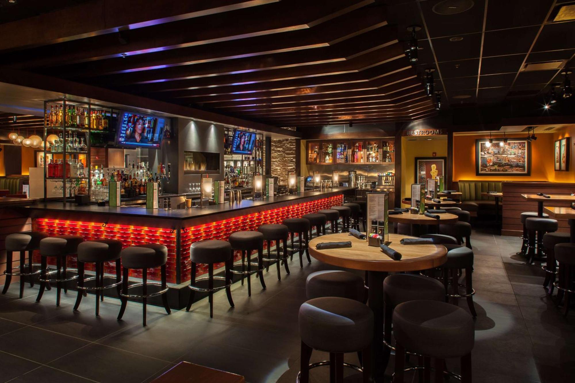 Embassy Suites By Hilton Denton Convention Center מראה חיצוני תמונה